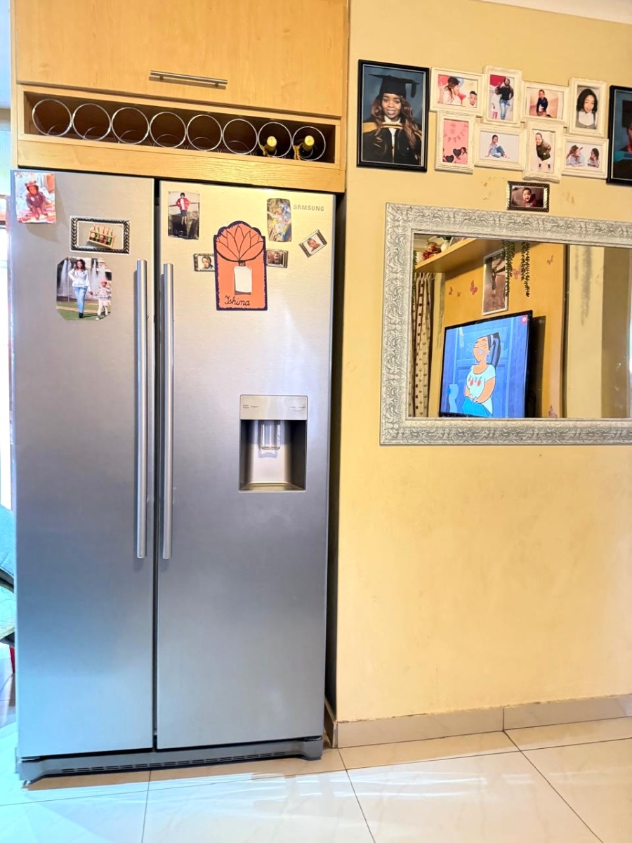 2 Bedroom Property for Sale in Clayville Gauteng