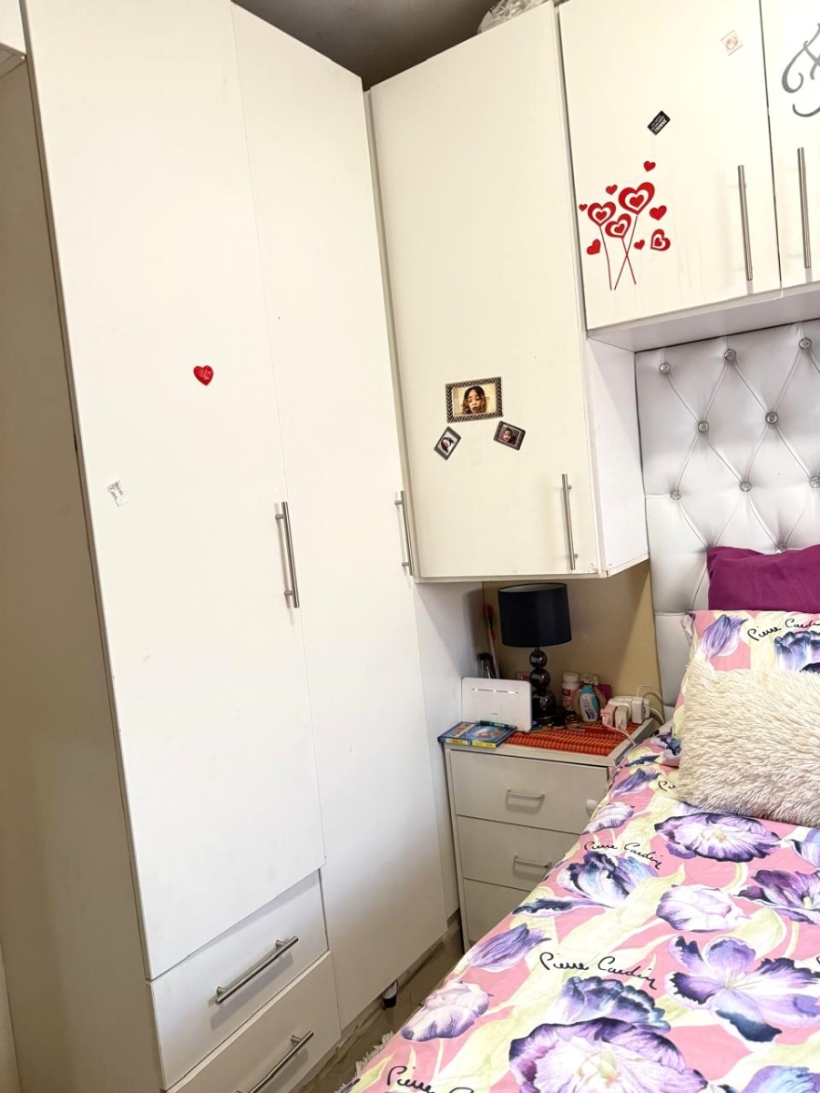 2 Bedroom Property for Sale in Clayville Gauteng