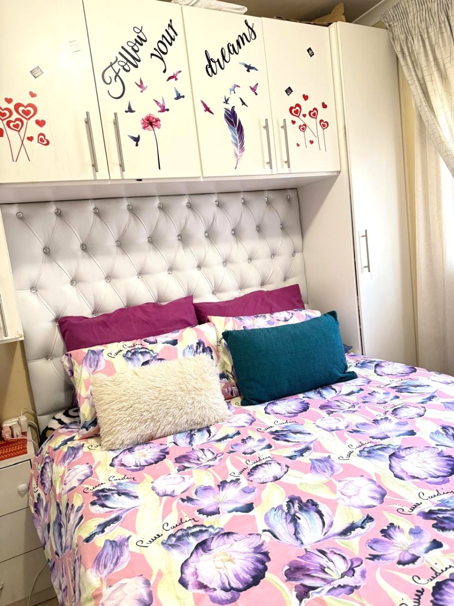 2 Bedroom Property for Sale in Clayville Gauteng