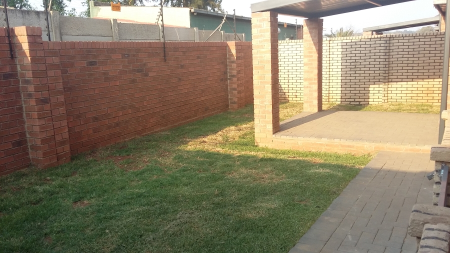 2 Bedroom Property for Sale in Raslouw Gauteng