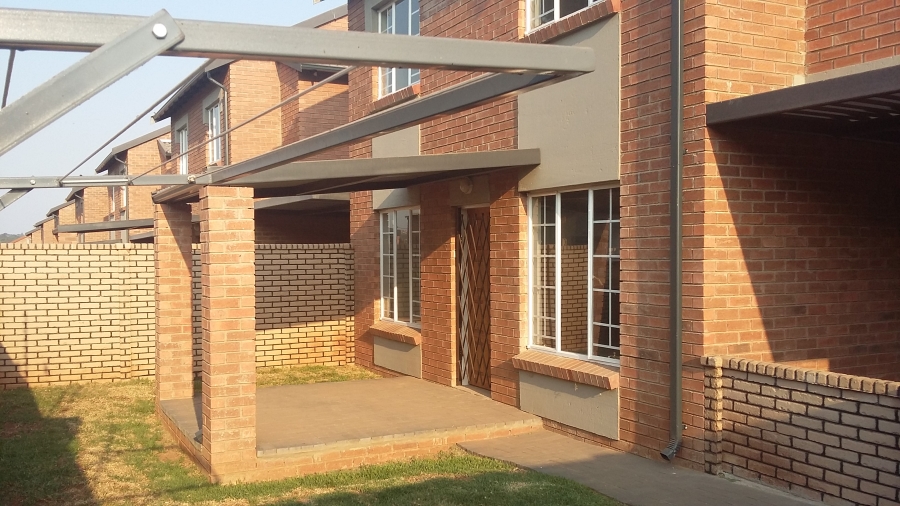 2 Bedroom Property for Sale in Raslouw Gauteng