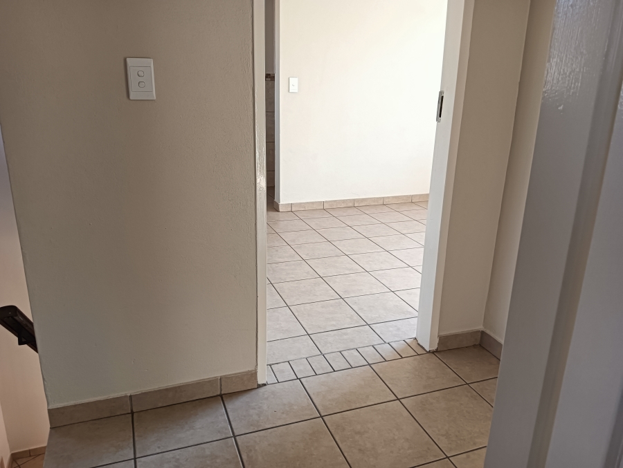 2 Bedroom Property for Sale in Raslouw Gauteng