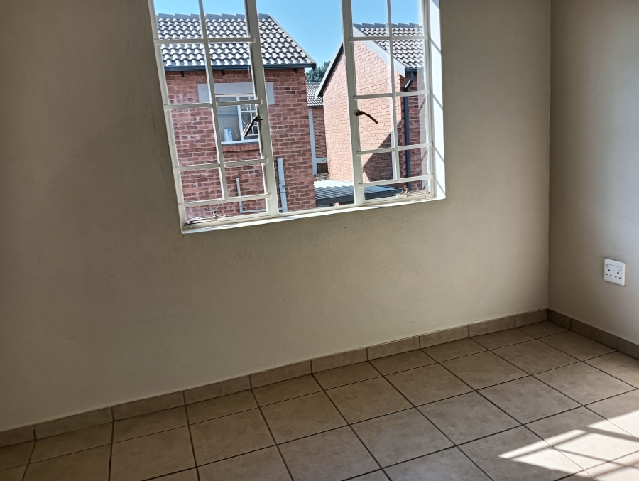 2 Bedroom Property for Sale in Raslouw Gauteng