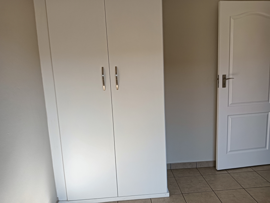 2 Bedroom Property for Sale in Raslouw Gauteng
