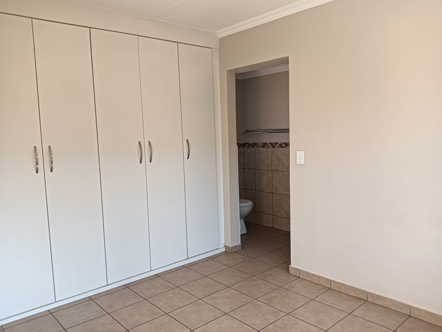 2 Bedroom Property for Sale in Raslouw Gauteng