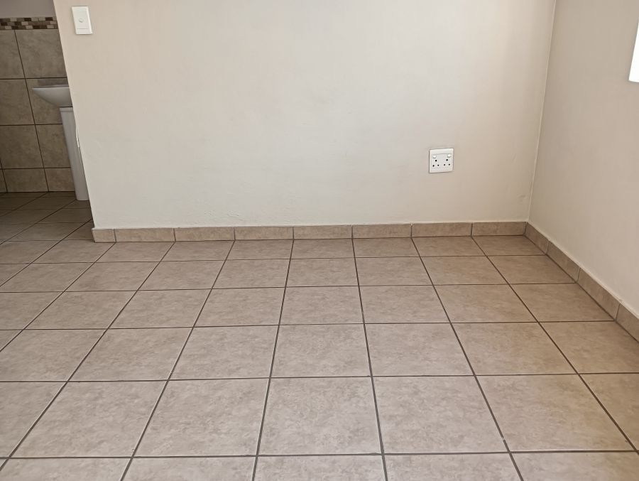 2 Bedroom Property for Sale in Raslouw Gauteng