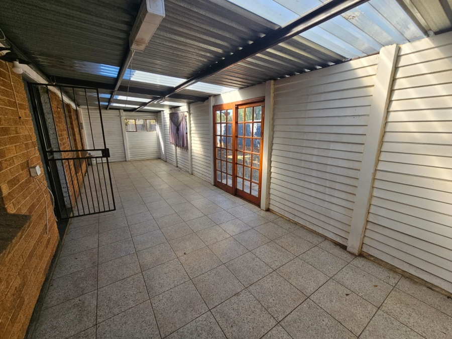 2 Bedroom Property for Sale in Raceview Gauteng