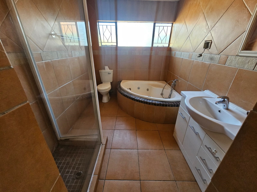2 Bedroom Property for Sale in Raceview Gauteng