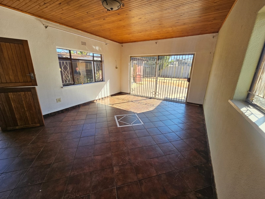 2 Bedroom Property for Sale in Raceview Gauteng