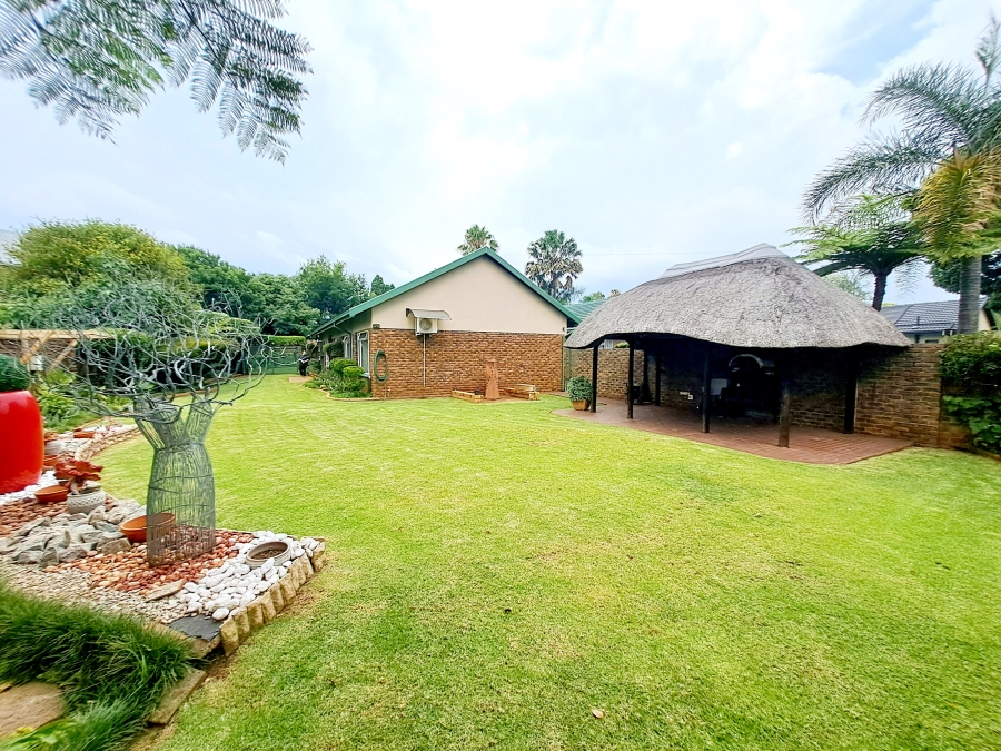 3 Bedroom Property for Sale in Eldoraigne Gauteng