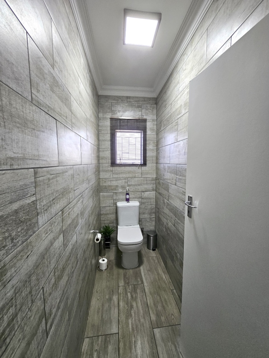 3 Bedroom Property for Sale in Eldoraigne Gauteng