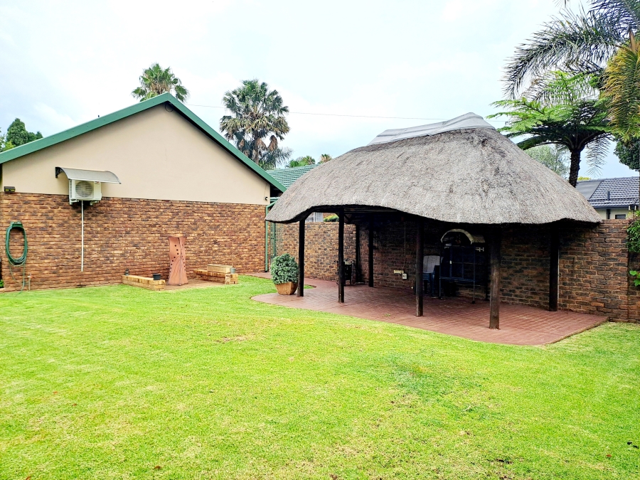 3 Bedroom Property for Sale in Eldoraigne Gauteng