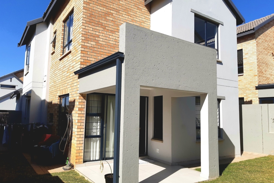 3 Bedroom Property for Sale in Broadacres Gauteng