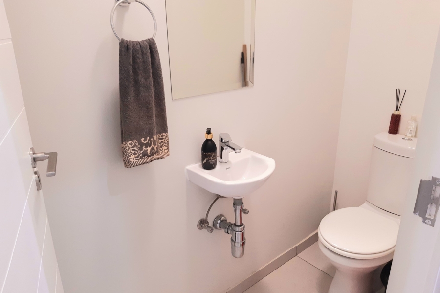 3 Bedroom Property for Sale in Broadacres Gauteng