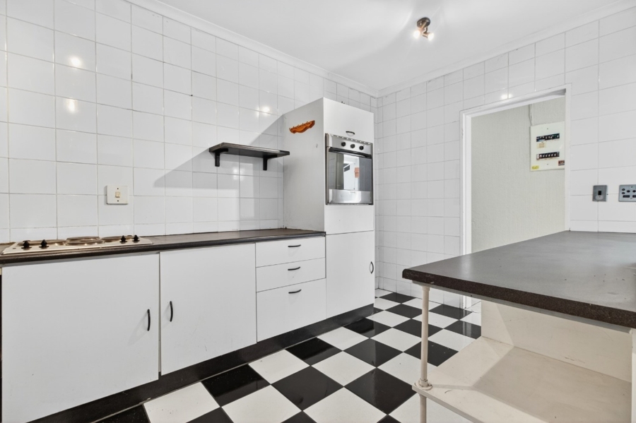 3 Bedroom Property for Sale in Fontainebleau Gauteng