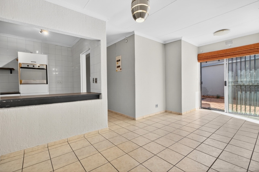 3 Bedroom Property for Sale in Fontainebleau Gauteng