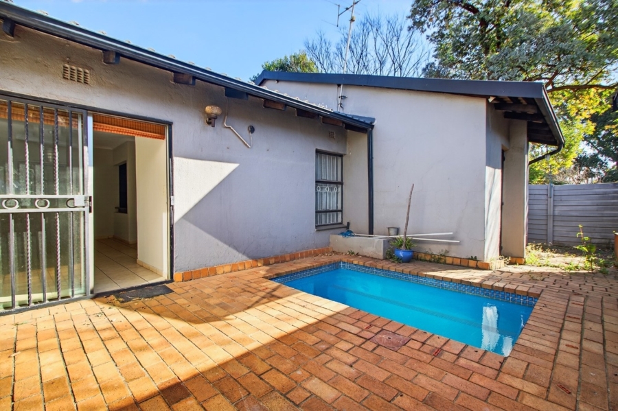 3 Bedroom Property for Sale in Fontainebleau Gauteng