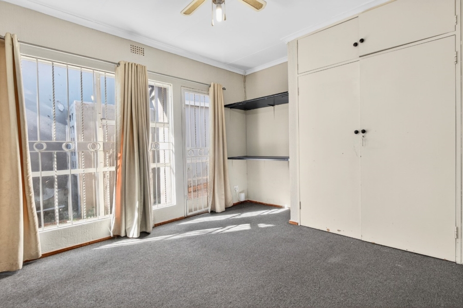 3 Bedroom Property for Sale in Fontainebleau Gauteng