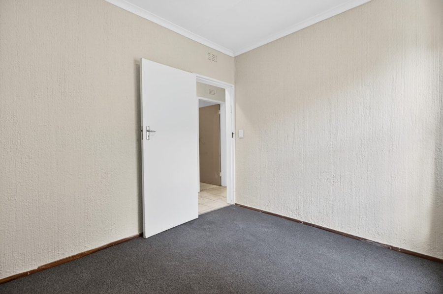 3 Bedroom Property for Sale in Fontainebleau Gauteng