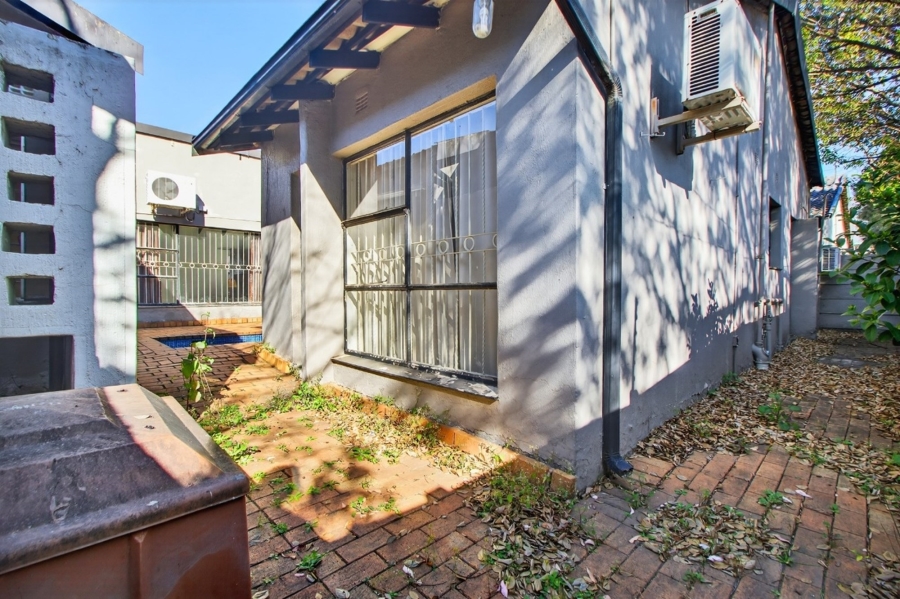 3 Bedroom Property for Sale in Fontainebleau Gauteng