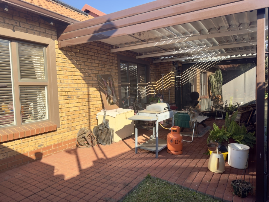 3 Bedroom Property for Sale in Willow Park Manor Gauteng