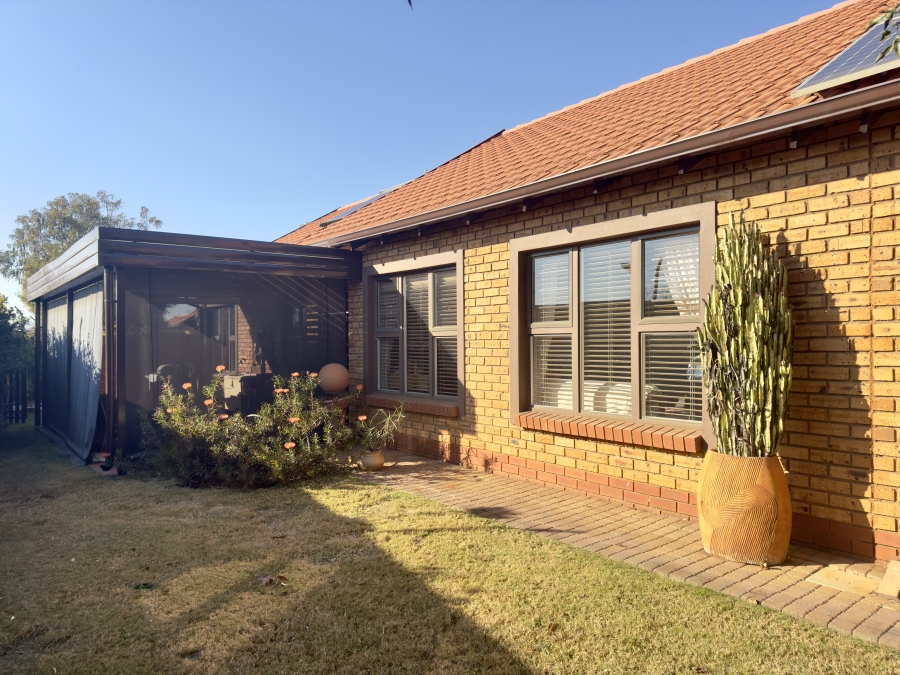 3 Bedroom Property for Sale in Willow Park Manor Gauteng