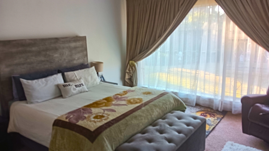 5 Bedroom Property for Sale in Edleen Gauteng