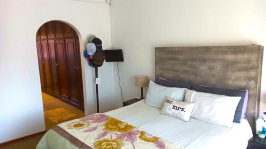 5 Bedroom Property for Sale in Edleen Gauteng