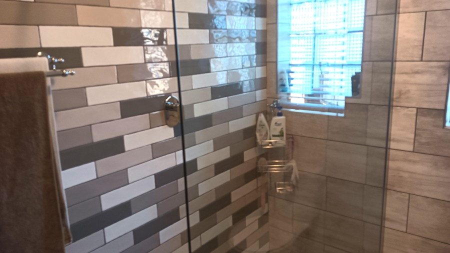 5 Bedroom Property for Sale in Edleen Gauteng