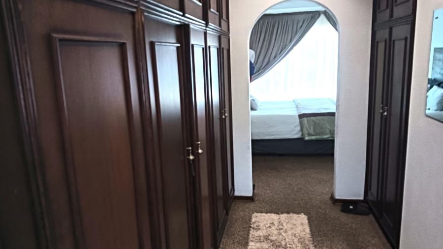5 Bedroom Property for Sale in Edleen Gauteng