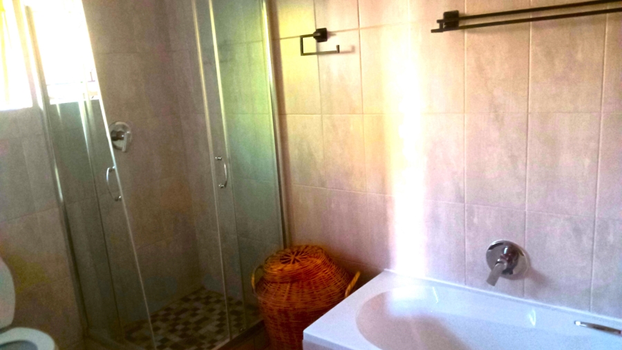 5 Bedroom Property for Sale in Edleen Gauteng