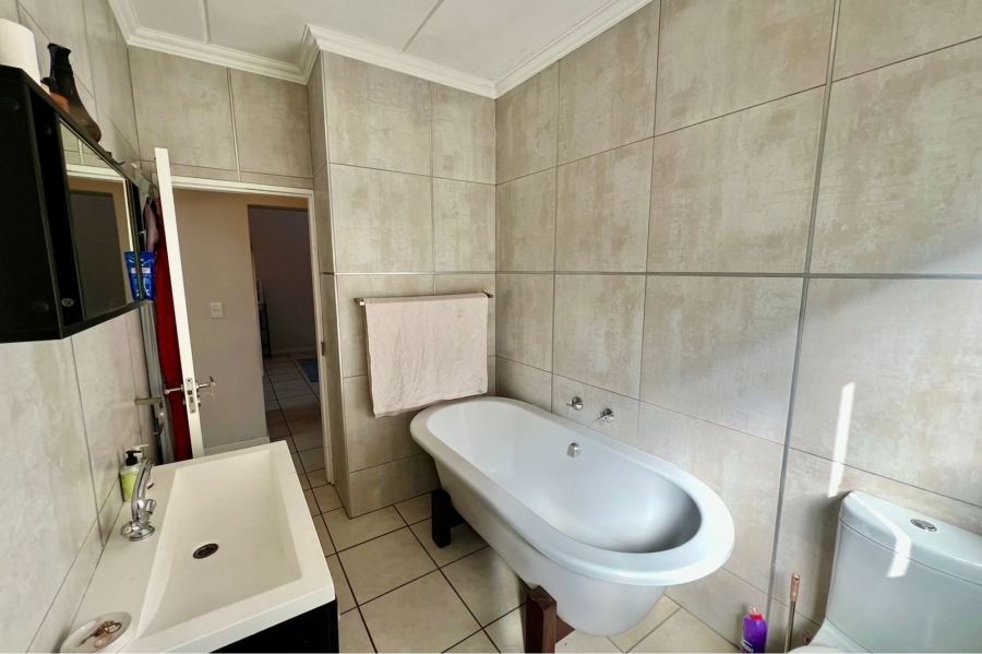 3 Bedroom Property for Sale in Douglasdale Gauteng
