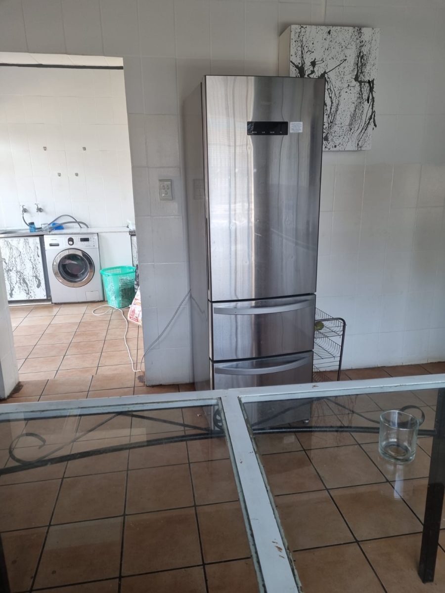 8 Bedroom Property for Sale in Three Rivers East Gauteng