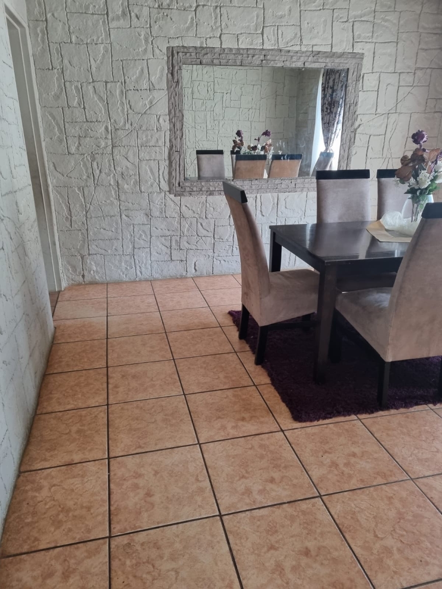 8 Bedroom Property for Sale in Three Rivers East Gauteng