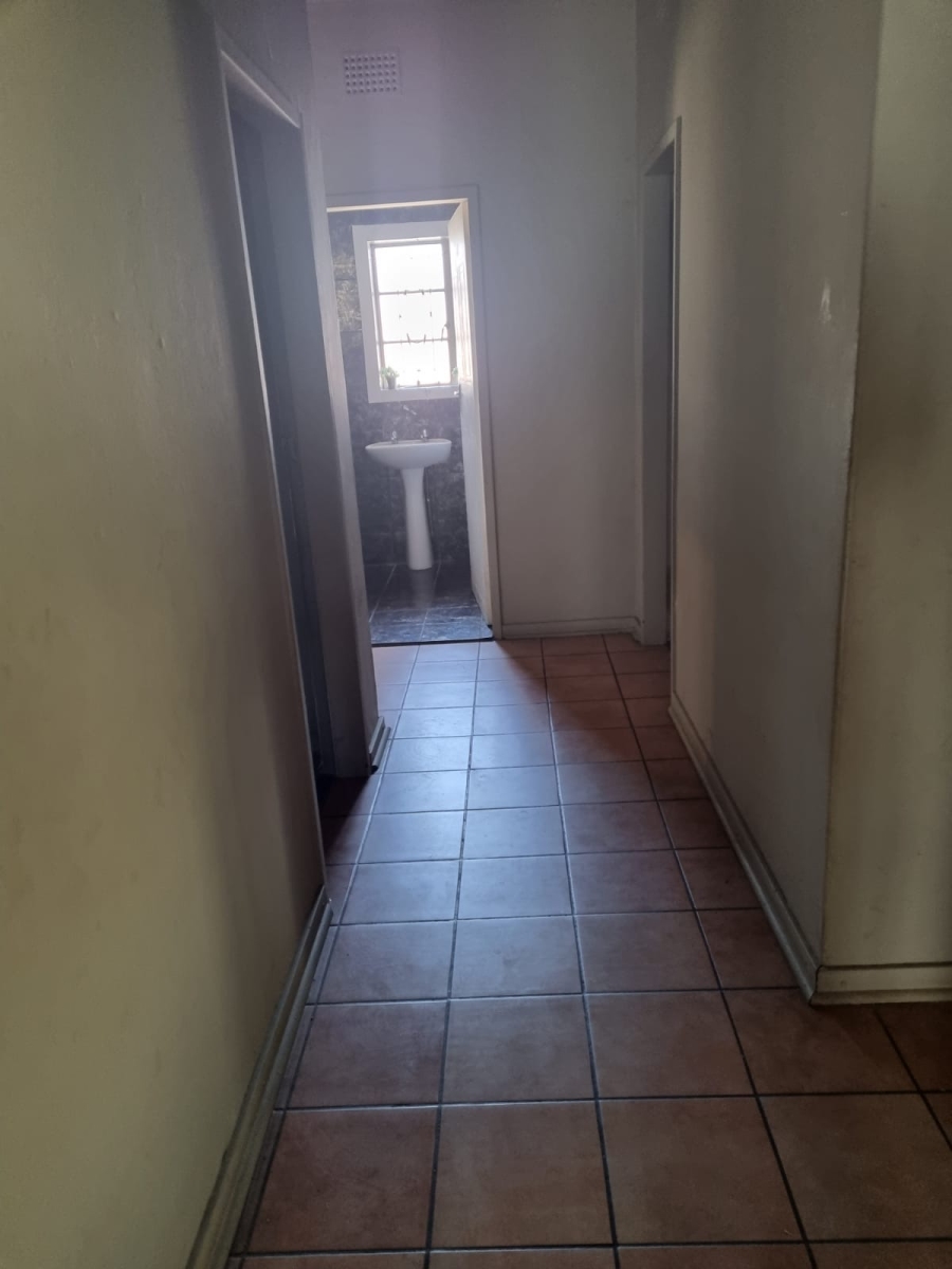 8 Bedroom Property for Sale in Three Rivers East Gauteng