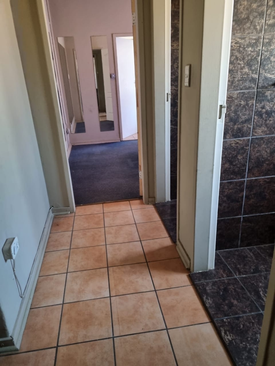 8 Bedroom Property for Sale in Three Rivers East Gauteng
