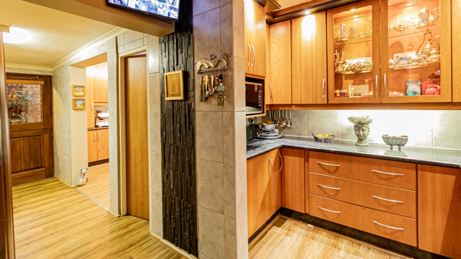 3 Bedroom Property for Sale in Constantia Kloof Gauteng