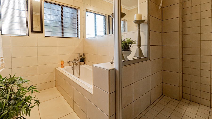 3 Bedroom Property for Sale in Constantia Kloof Gauteng