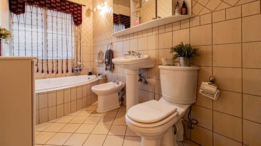3 Bedroom Property for Sale in Constantia Kloof Gauteng