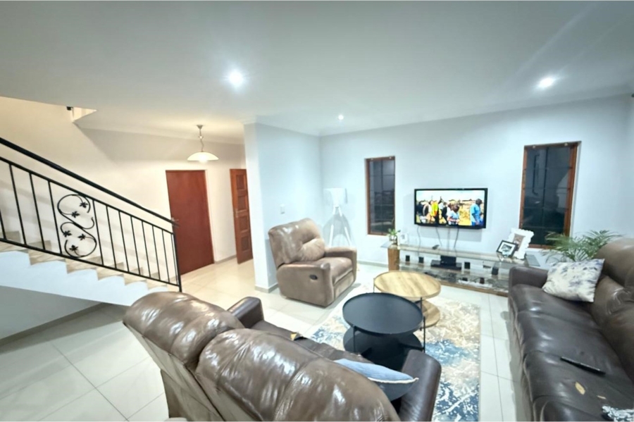 3 Bedroom Property for Sale in Thatchfield Close Gauteng