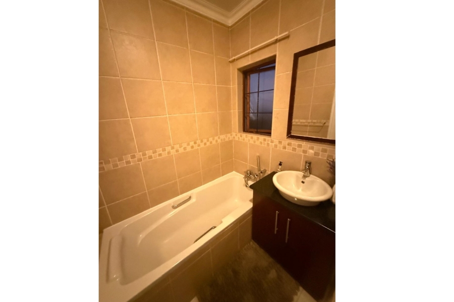 3 Bedroom Property for Sale in Thatchfield Close Gauteng