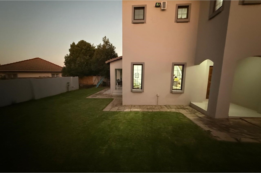 3 Bedroom Property for Sale in Thatchfield Close Gauteng