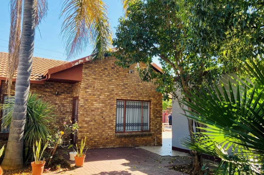 3 Bedroom Property for Sale in The Orchards Gauteng