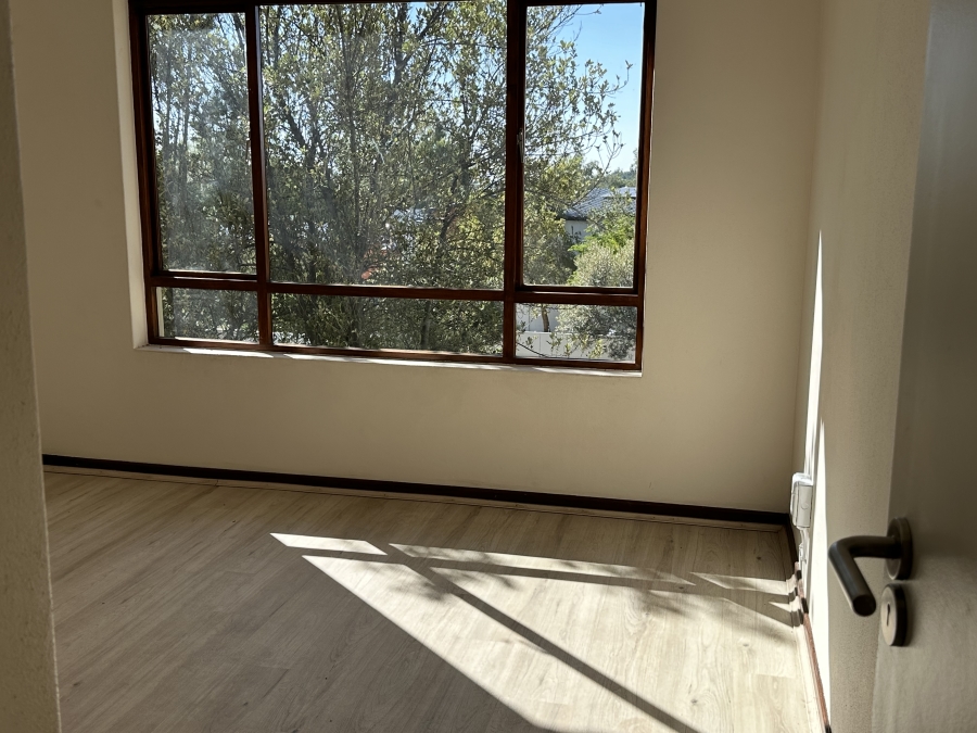 To Let 2 Bedroom Property for Rent in Broadacres Gauteng