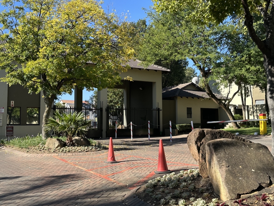 To Let 2 Bedroom Property for Rent in Broadacres Gauteng
