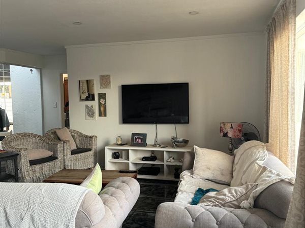 To Let 3 Bedroom Property for Rent in Dowerglen Gauteng