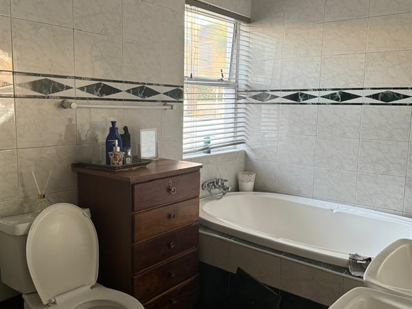 To Let 3 Bedroom Property for Rent in Dowerglen Gauteng