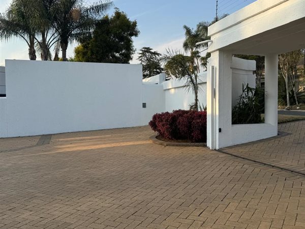 To Let 3 Bedroom Property for Rent in Dowerglen Gauteng