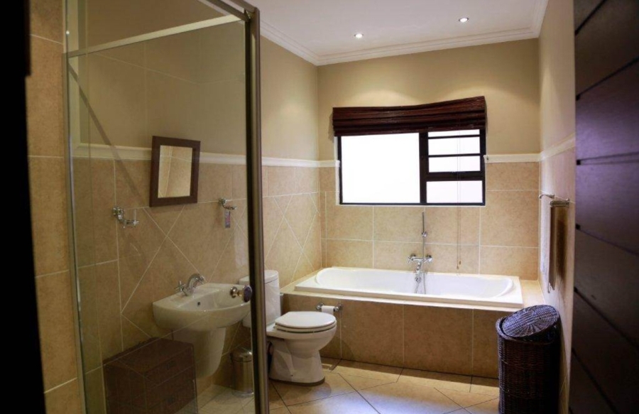 To Let 2 Bedroom Property for Rent in Sunninghill Gauteng