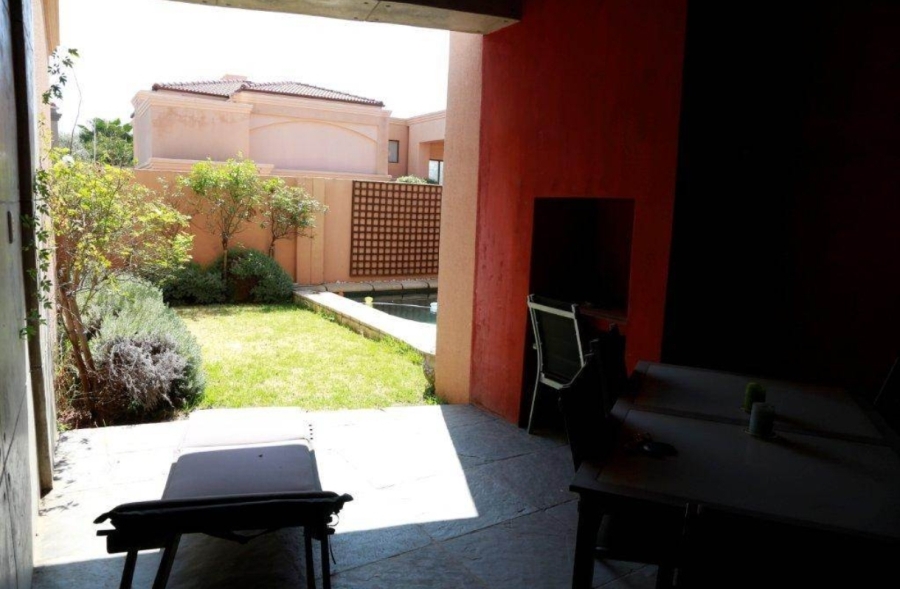 To Let 2 Bedroom Property for Rent in Sunninghill Gauteng